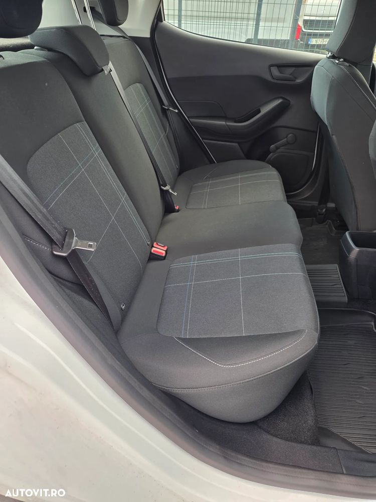 Ford Fiesta - 12