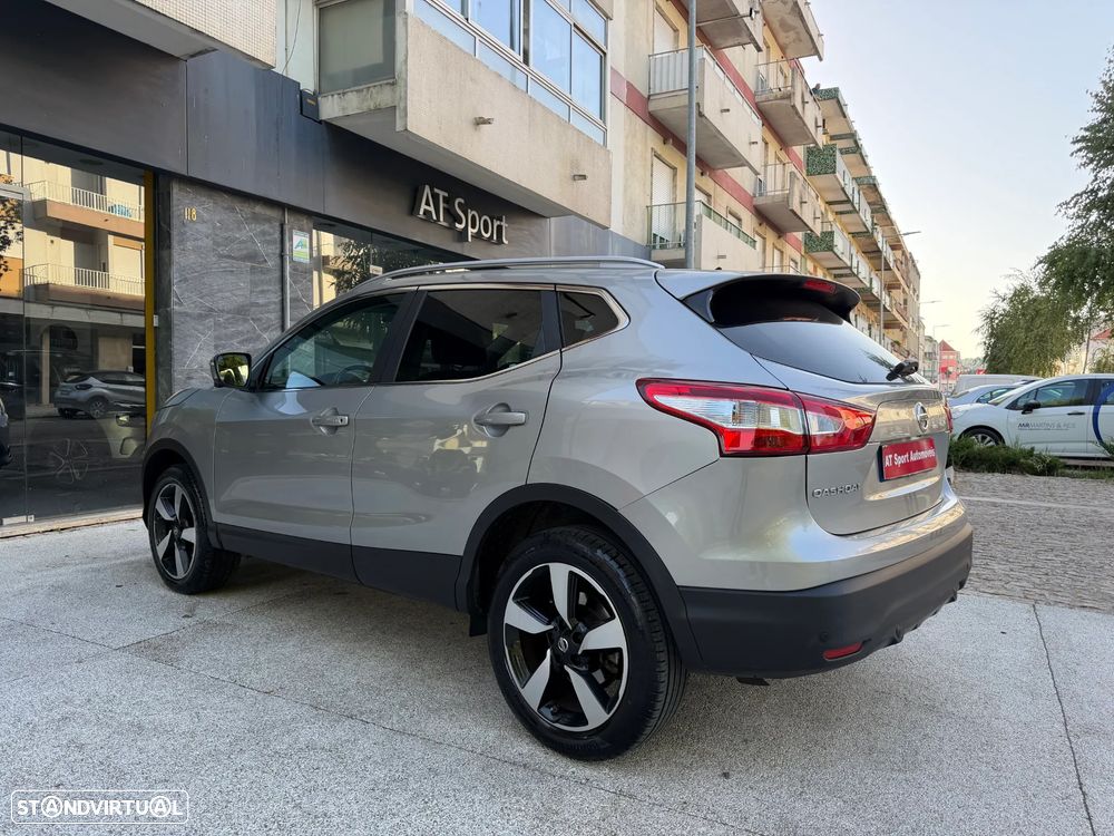 Nissan Qashqai 1.6 dCi N-Connecta 18 - 12