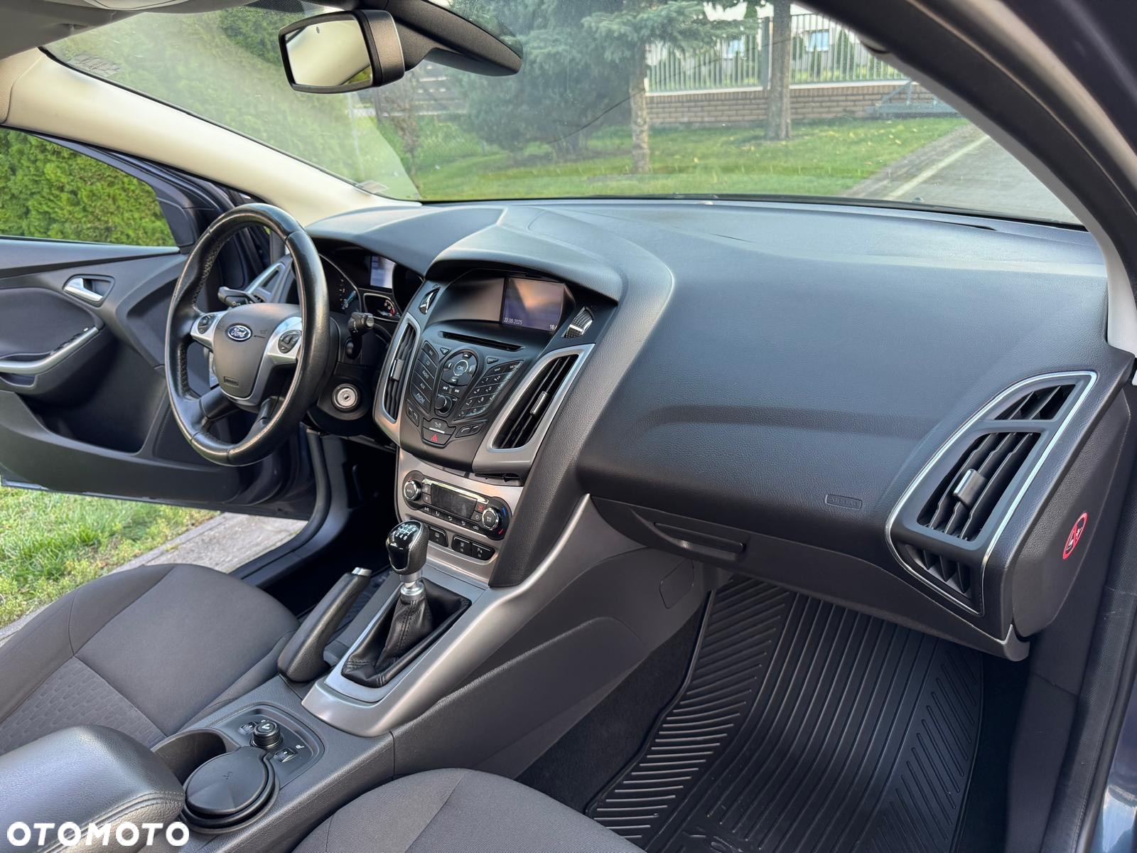 Ford Focus 1.6 TDCi DPF Champions Edition - 33