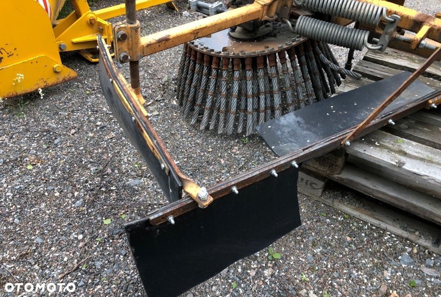 Odchwaszczarka zamiatarka szczotka boczna krawężnikowa HMW ładowarka traktor - 7