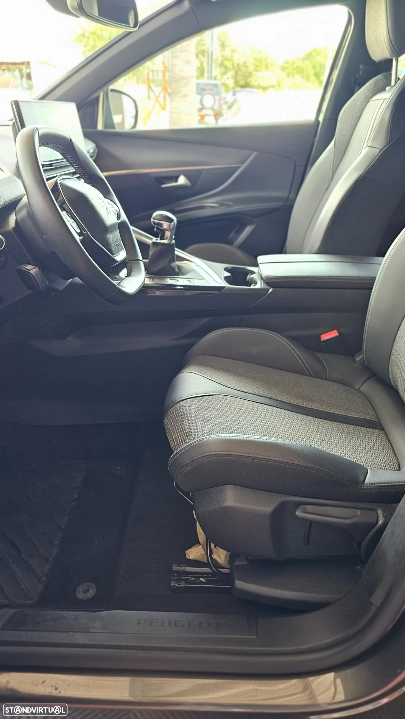Peugeot 5008 1.2 PureTech Allure - 21