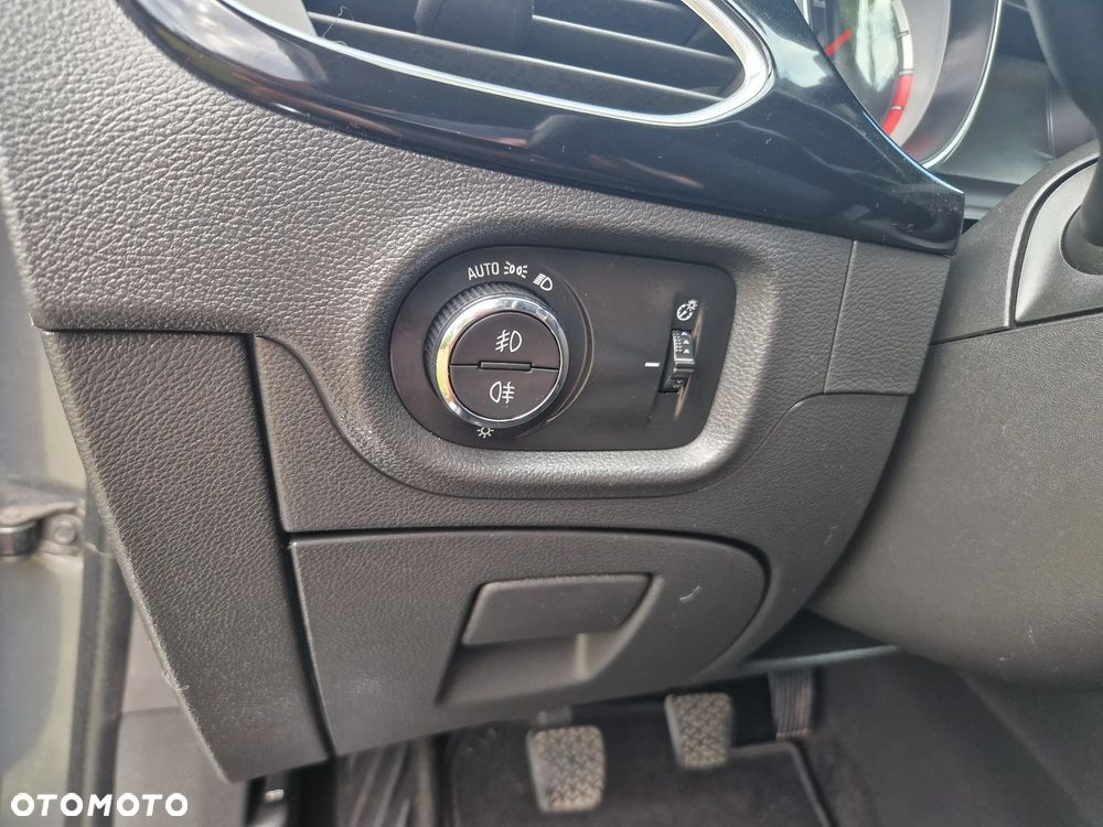 Opel Astra 1.6 D (CDTI) Start/Stop Innovation - 23