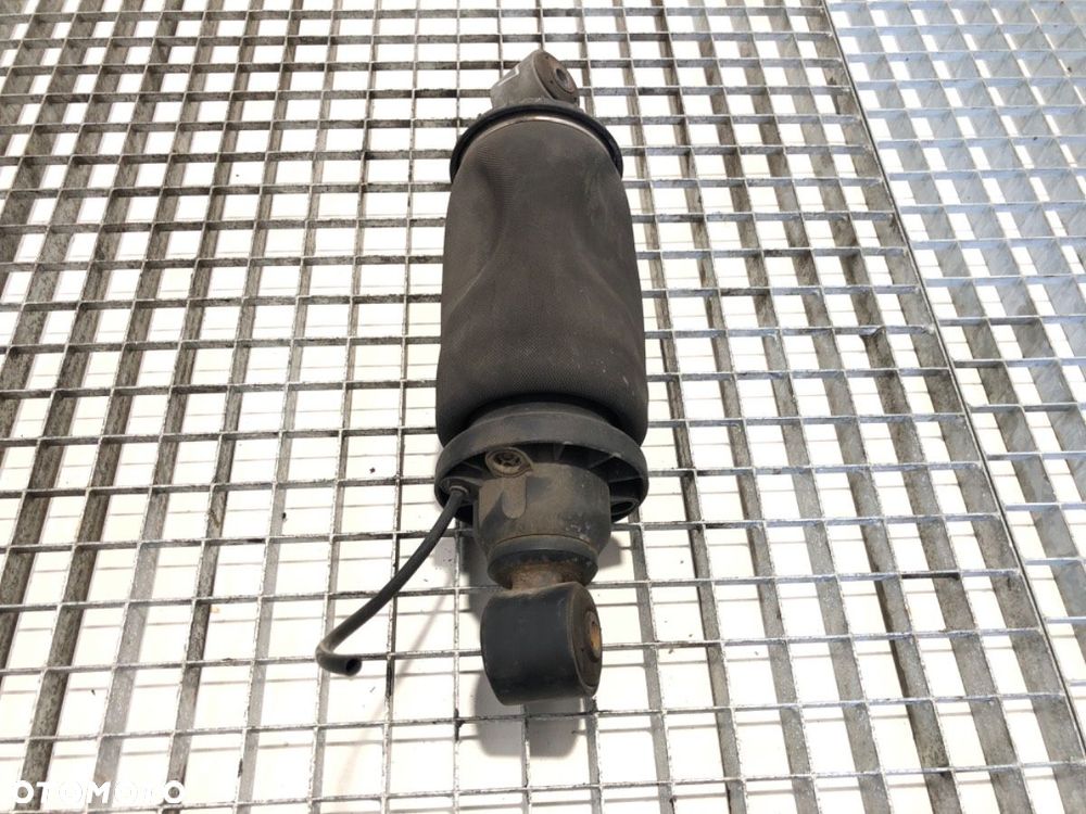 PODUSZKA KABINY PRZÓD - 429.00 PLN - MAN TGX I 2006 - 2022 18.440 81.41722-6082 - 2