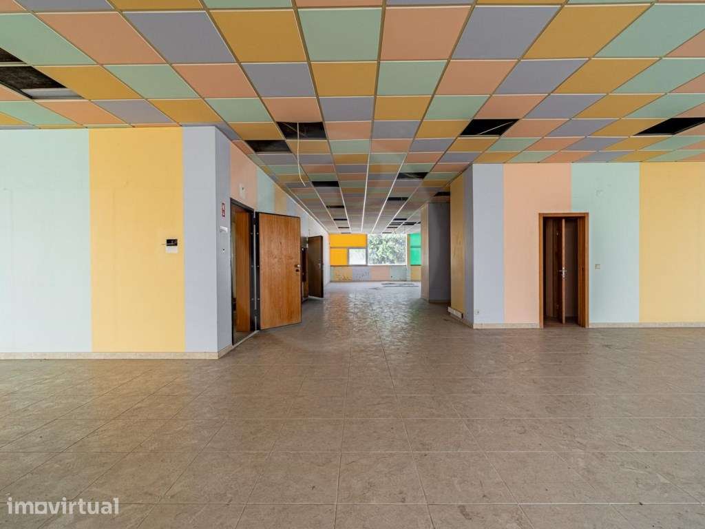Espaço Comercial com 4.300 m² para Arrendamento - Grande imagem: 5/25