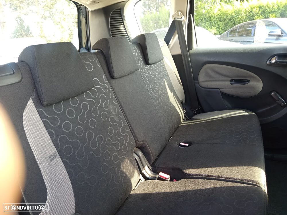 Citroën C3 Picasso 1.6 HDi Confort Airdream - 24