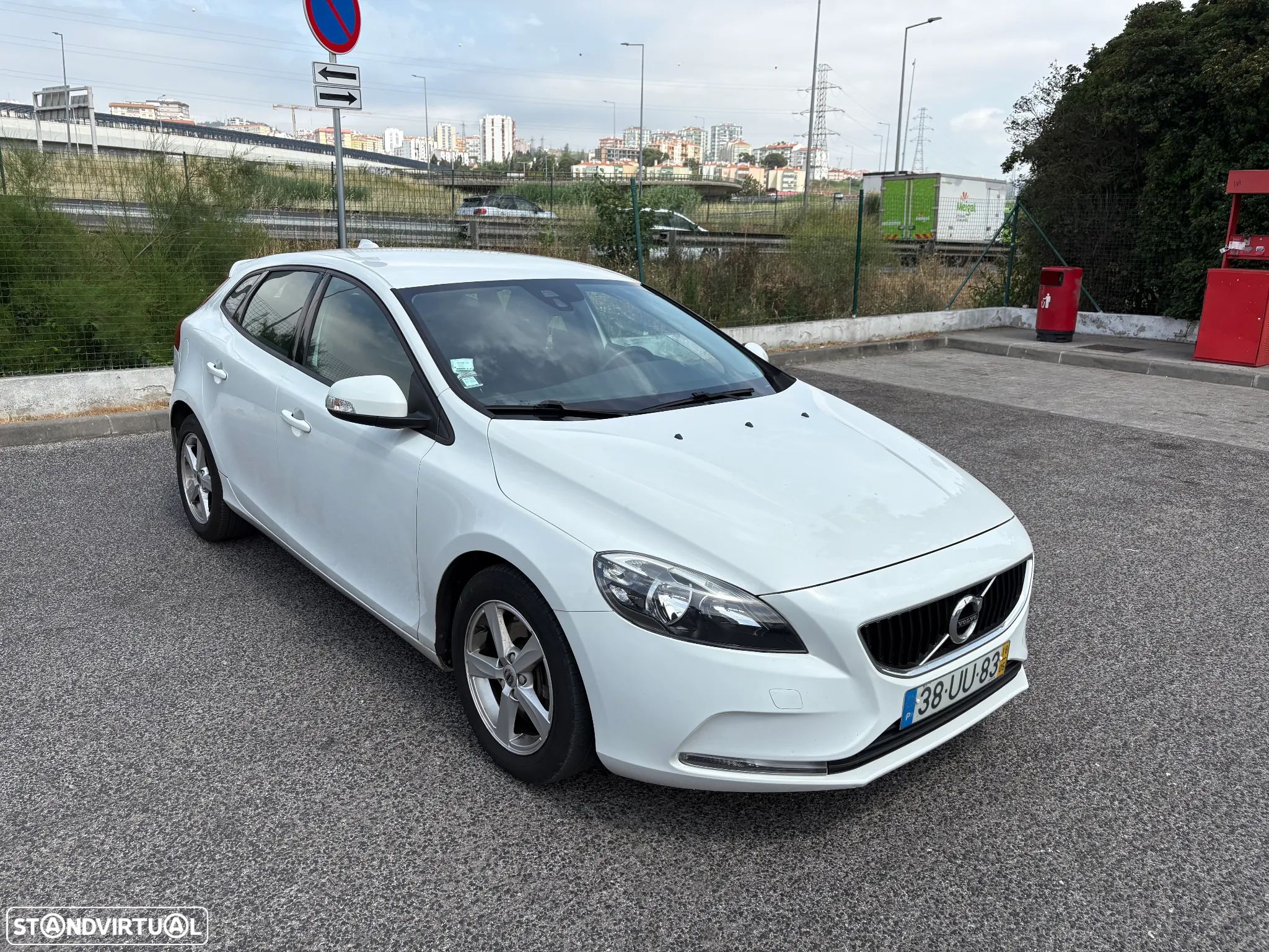 Volvo V40 1.5 T3 Sport Edition Geartronic - 1