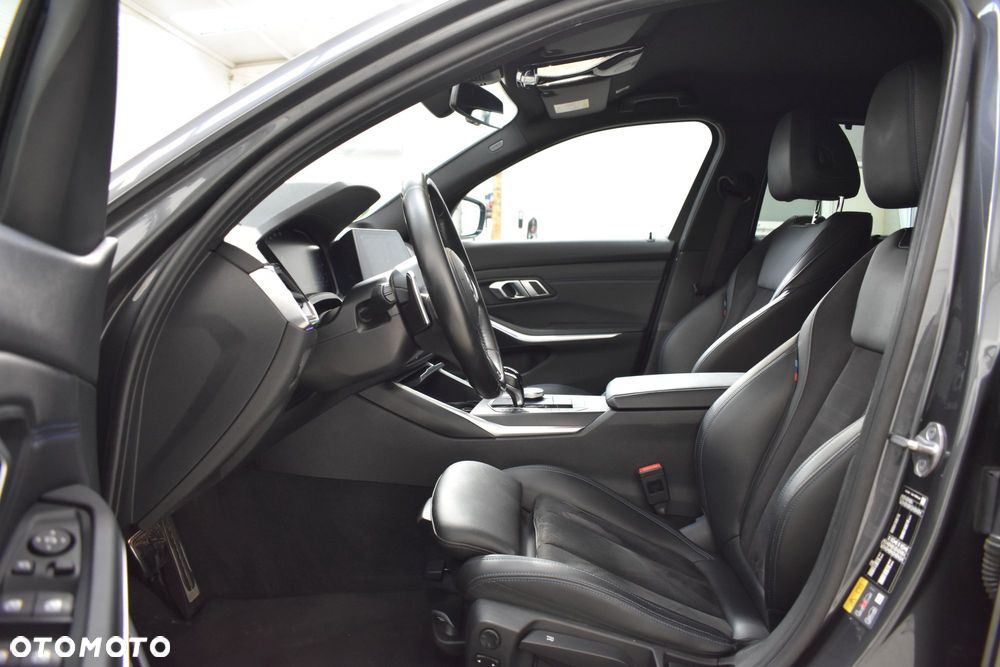 BMW Seria 3 330e M Sport - 21