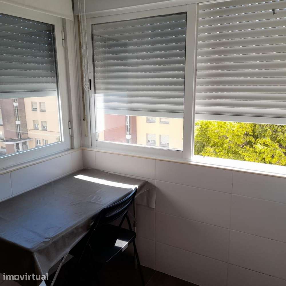Quarto - localizado em Carnide Lisbon - Grande imagem: 3/22