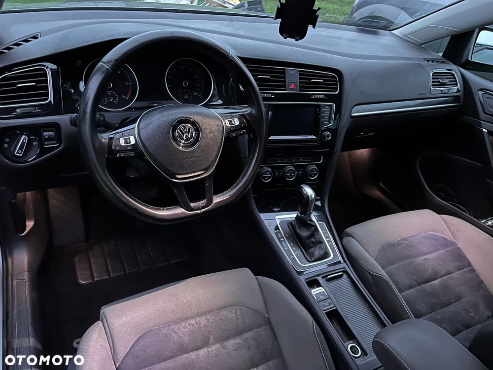 Volkswagen Golf 2.0 TDI BlueMotion Technology DSG Highline - 15