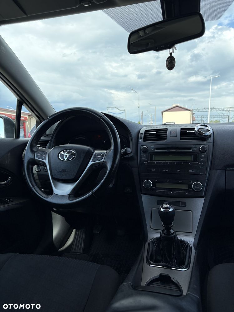 Toyota Avensis - 14