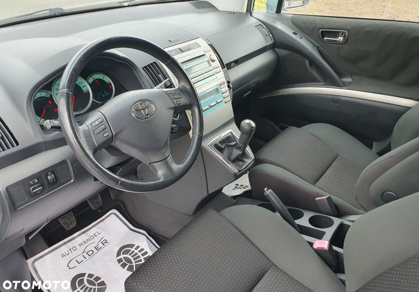 Toyota Corolla Verso - 7