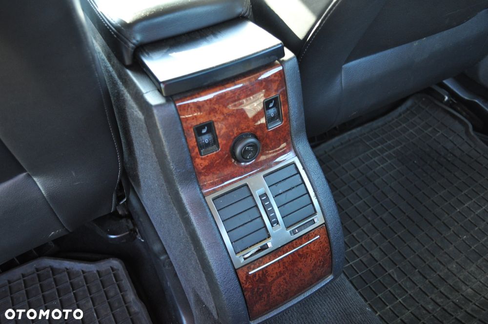 Skoda Superb 2.8 V6 Laurin&Klement - 7