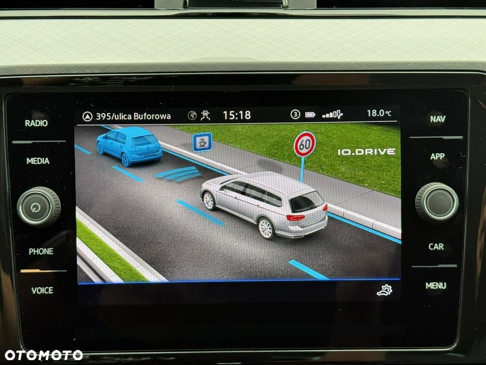Volkswagen Passat Variant 2.0 TDI SCR Business DSG - 25