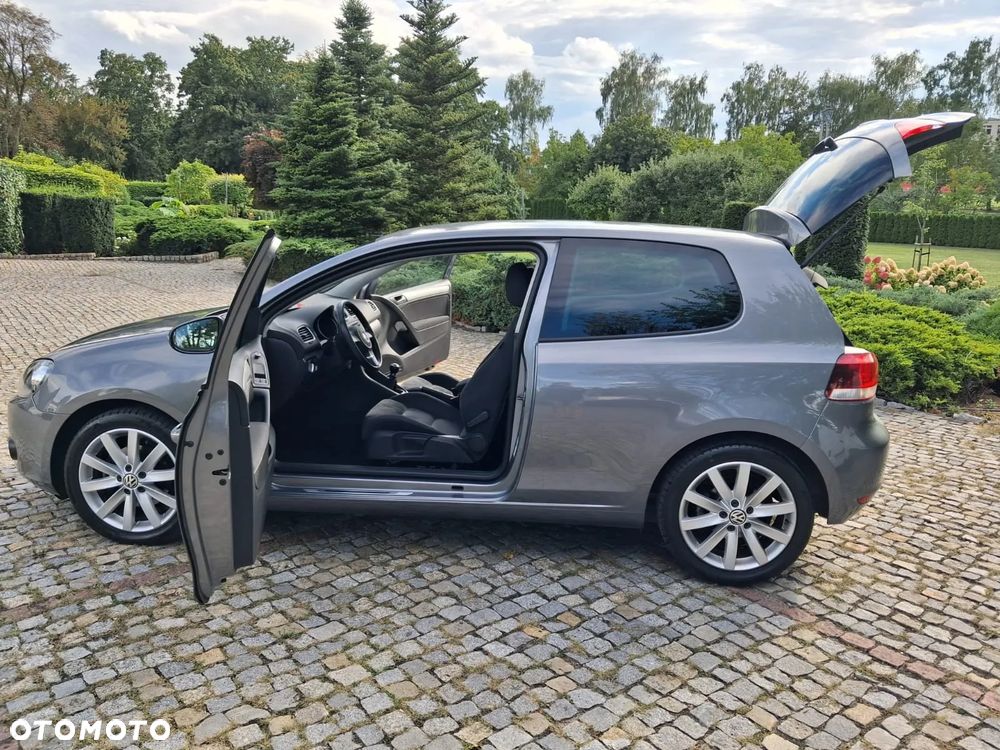 Volkswagen Golf 2.0 TDI DPF Highline - 3