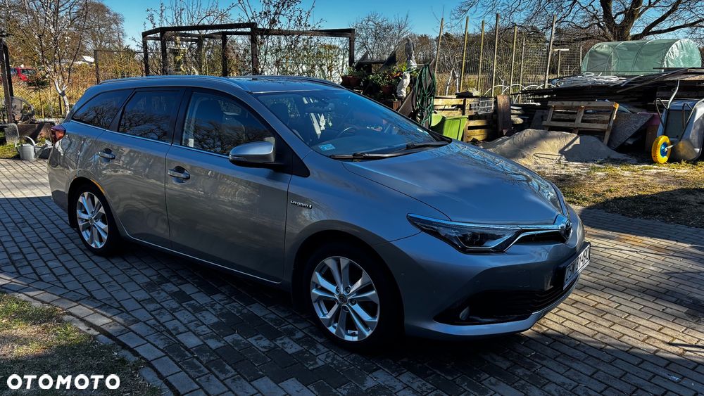 Toyota Auris Hybrid 135 Active - 1