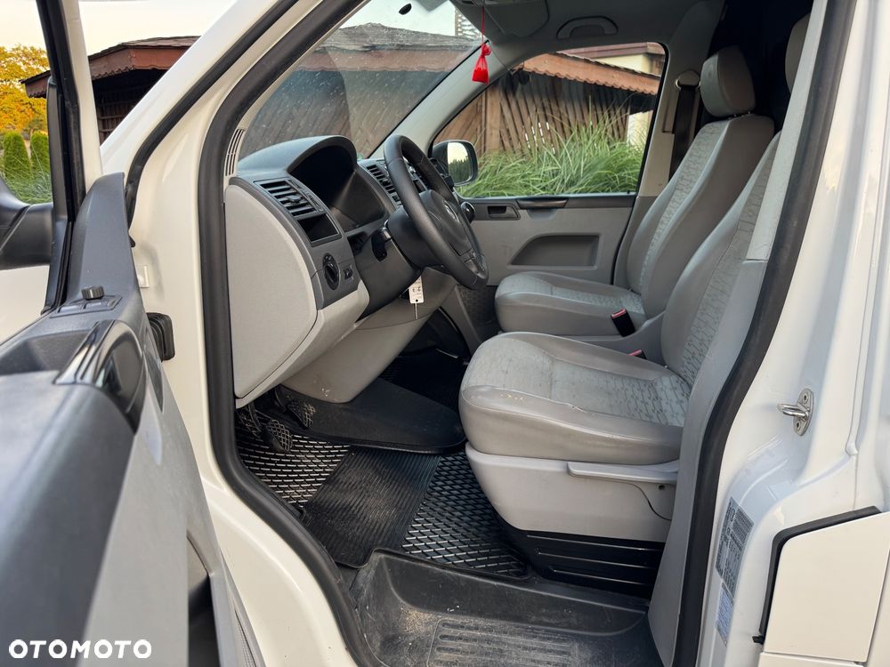 Volkswagen T5 - 10