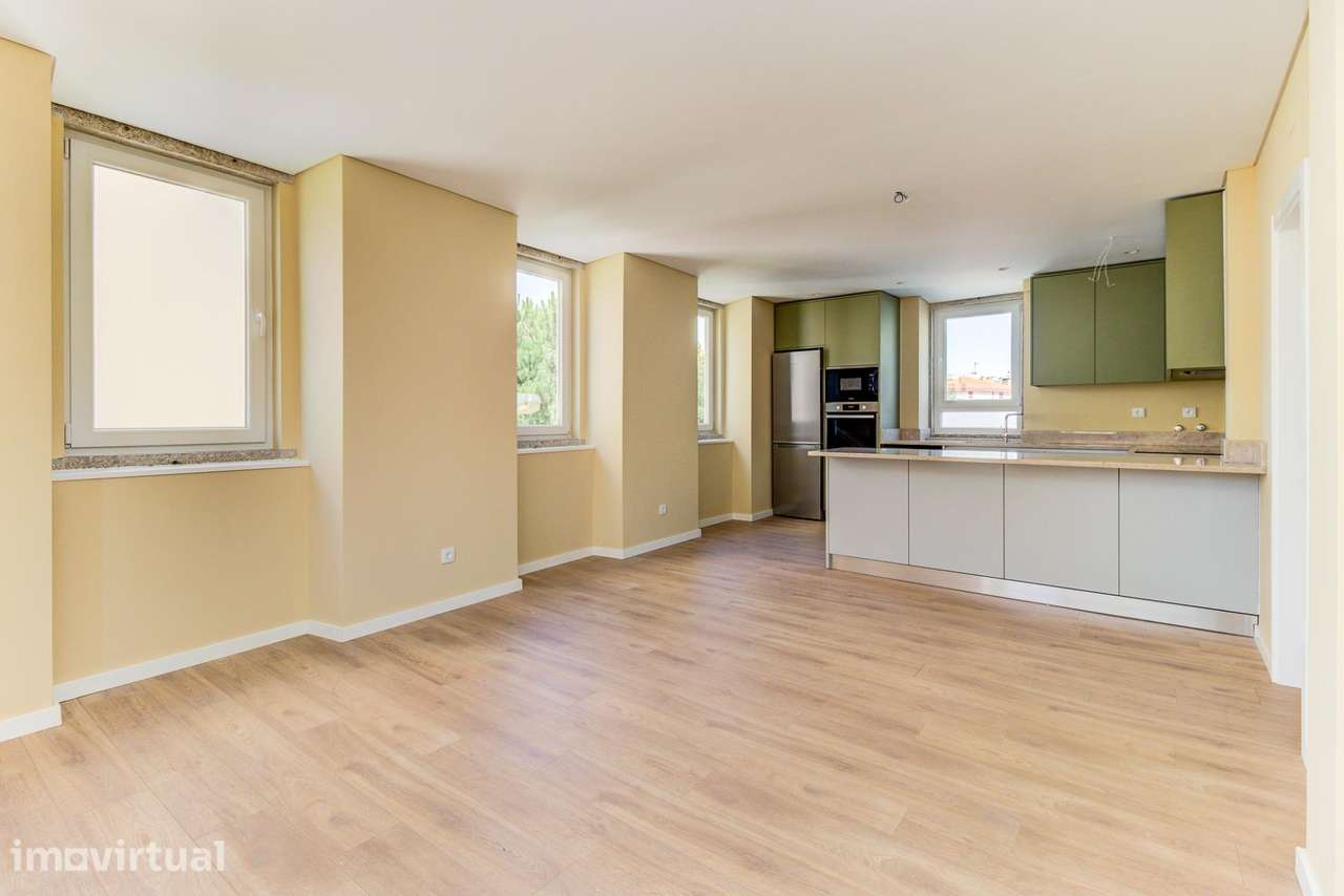 Apartamento T2 Duplex com 140m2, no Prédio Villa Donella em Massamá - Grande imagem: 2/23