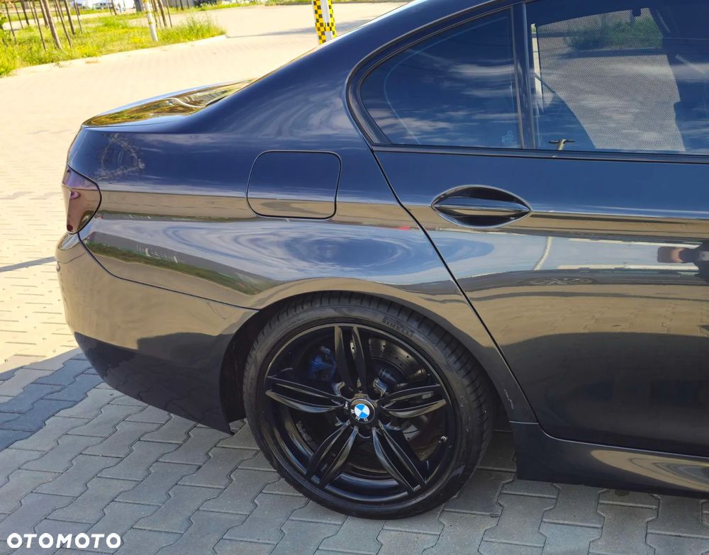 BMW Seria 5 535i xDrive - 22