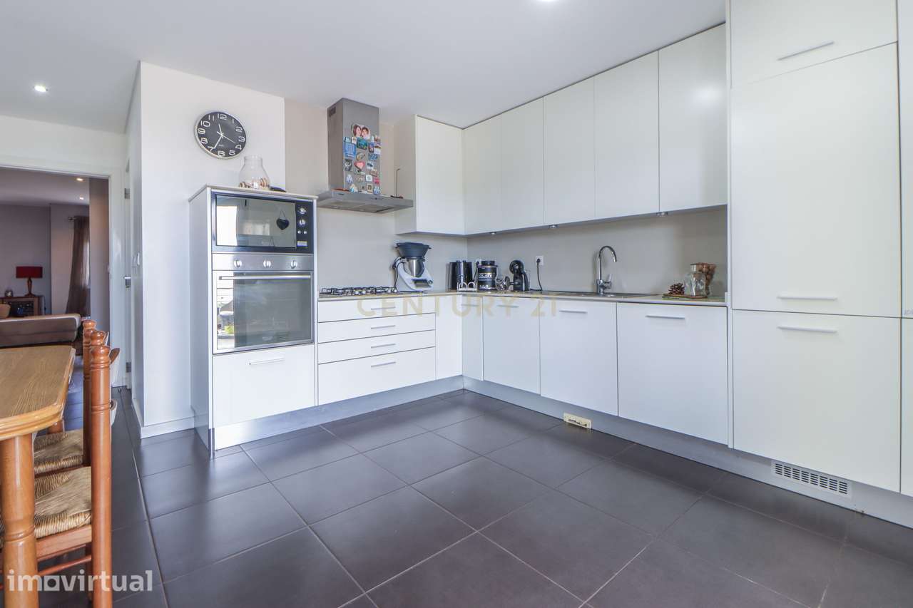 Apartamento duplex T2+2 com terraços - Grande imagem: 2/32