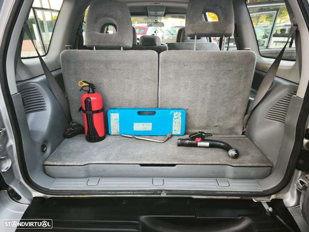 Suzuki Grand Vitara XL-7 2.0 HDi - 24