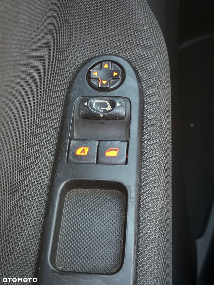 Peugeot 207 CC - 33