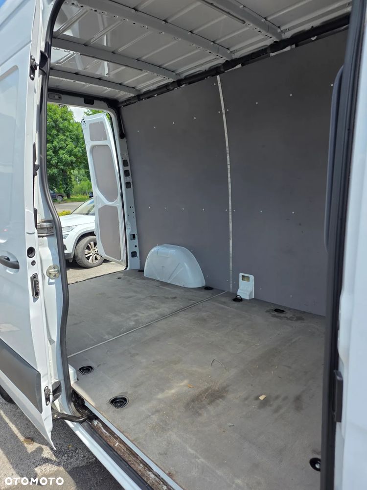 Mercedes-Benz Sprinter 215 automat rok 2022 klima webasto średni kamera tempomat - 19