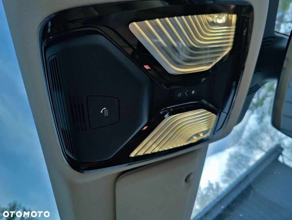 BMW Seria 5 540d xDrive mHEV - 22