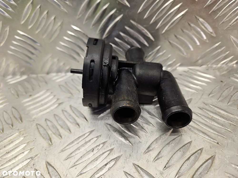 VW TOUAREG 7P 10-18R POMPKA ZAWOR OBIEGU WODY 7D0121805A 7D0121805 A - 3