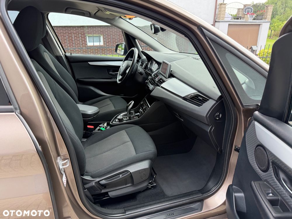 BMW Seria 2 218d - 15