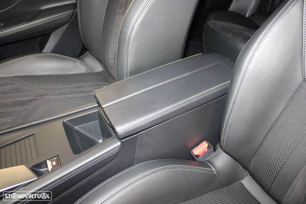 Peugeot 408 1.2 PureTech GT EAT8 - 38