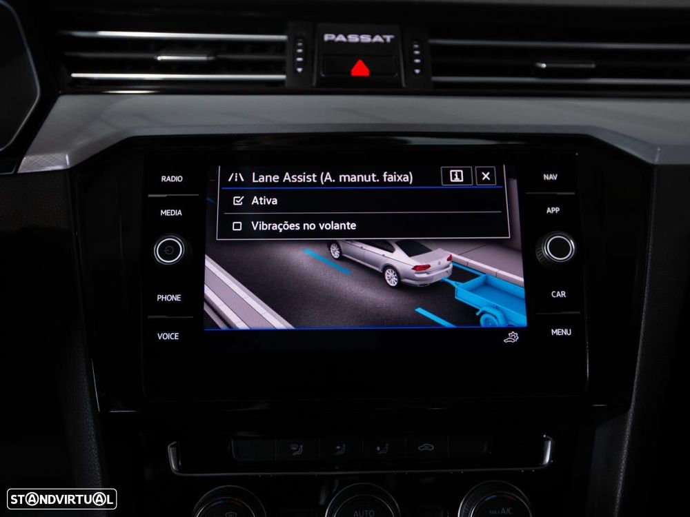 VW Passat 1.6 TDI Business DSG - 32