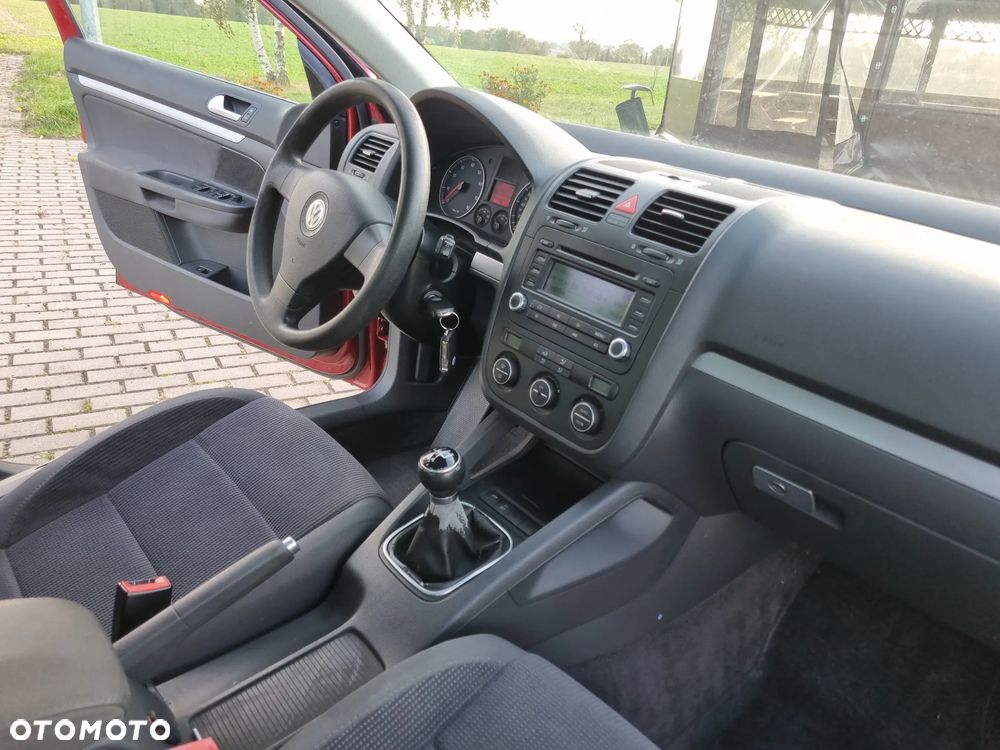 Volkswagen Jetta - 11