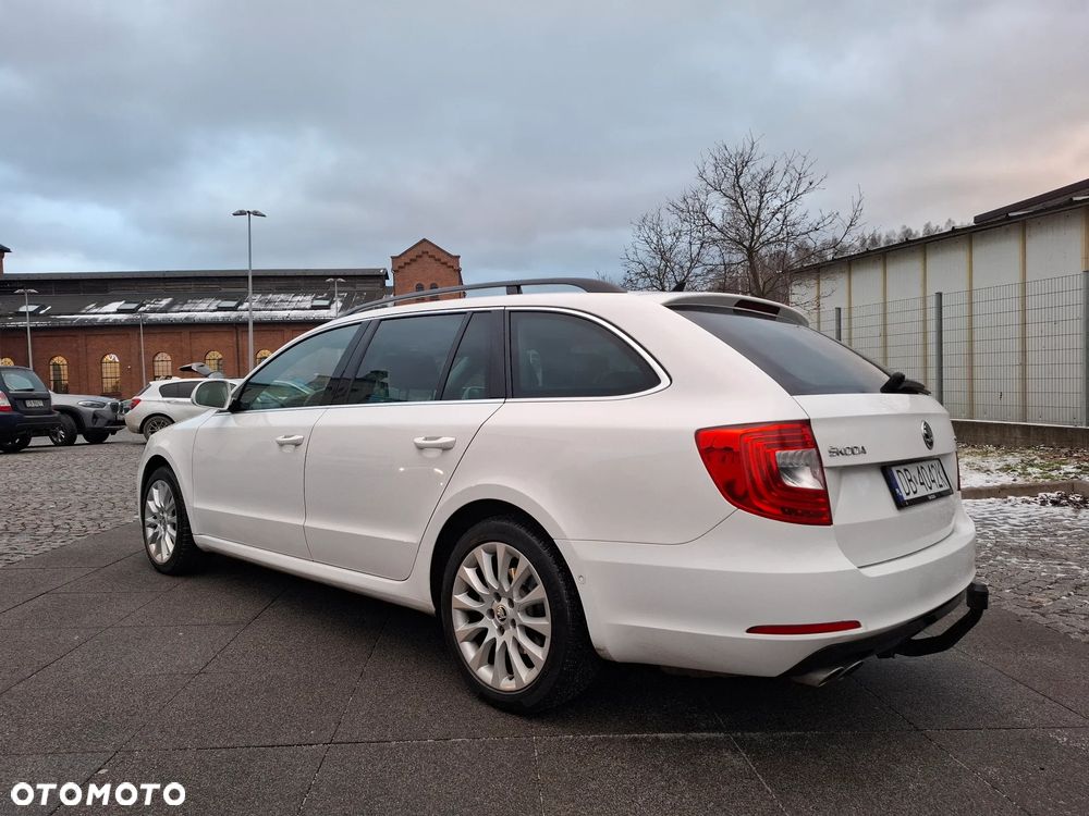 Skoda Superb 2.0 TDI Green tec Elegance - 4