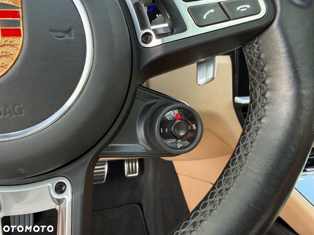 Porsche Cayenne - 24
