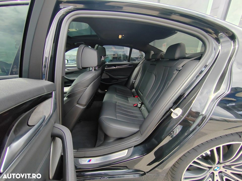 BMW Seria 5 530d xDrive AT - 13