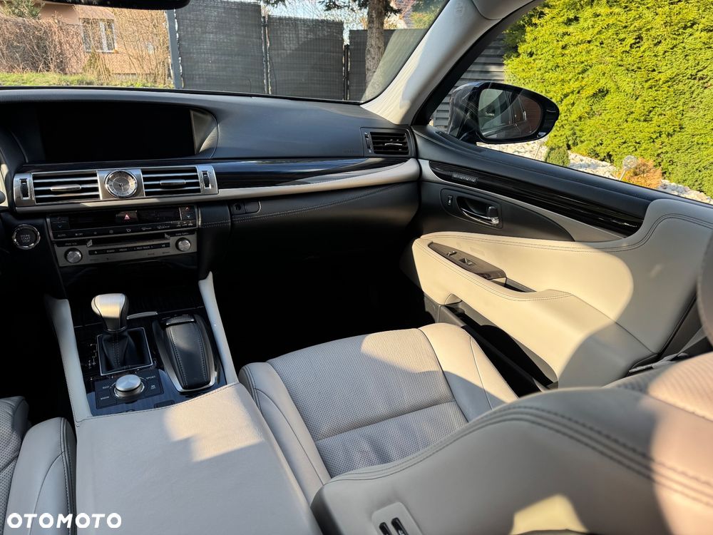 Lexus LS 460 Elite - 28