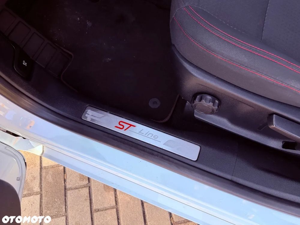 Ford Kuga 2.0 EcoBlue Hybrid ST-LINE - 26