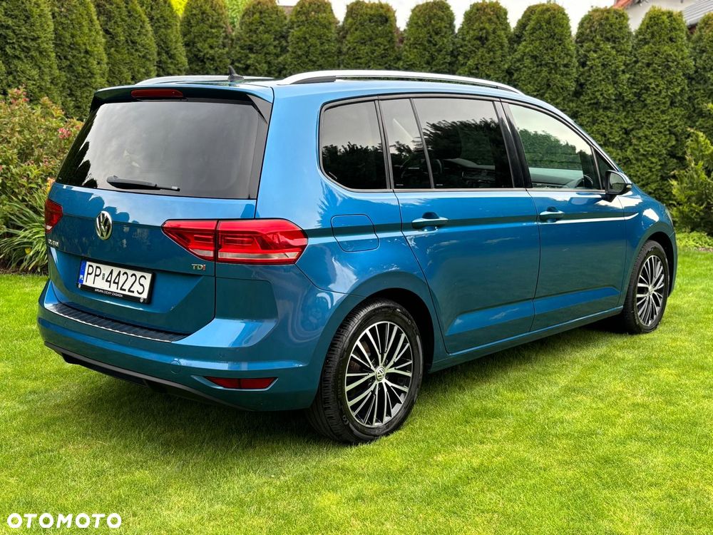 Volkswagen Touran - 4