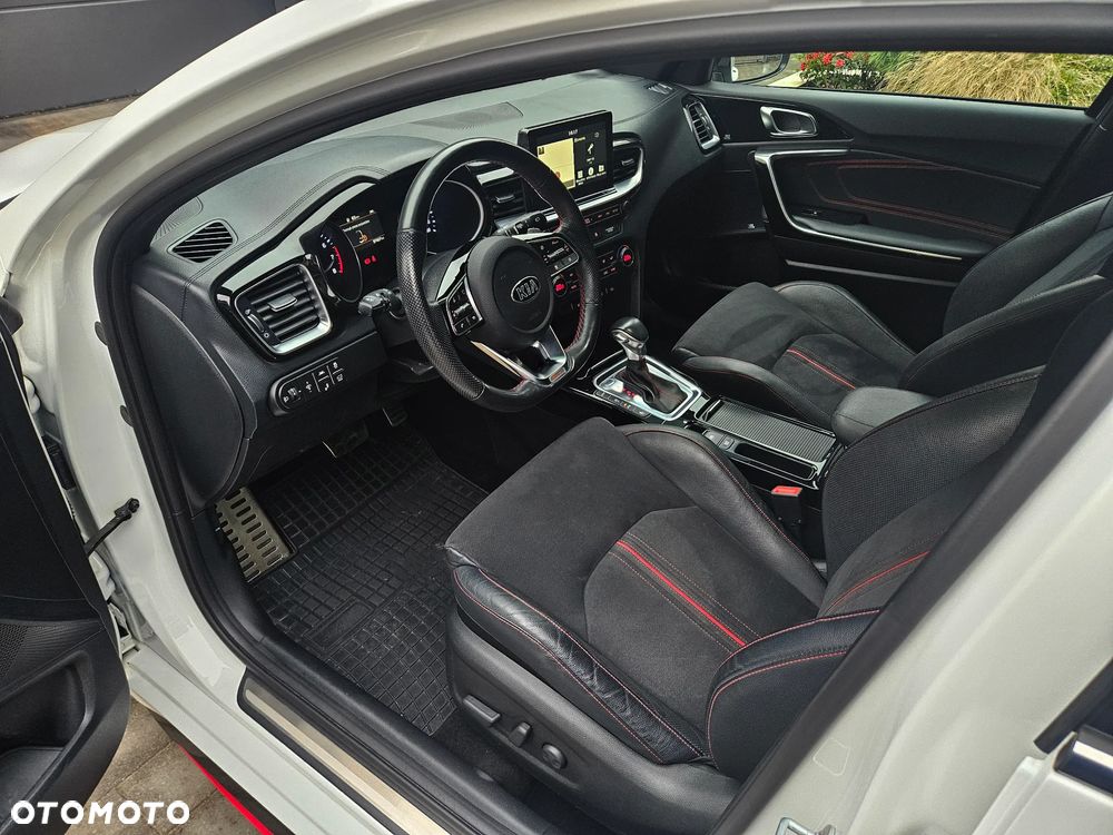 Kia ProCeed 1.6 T-GDI GT DCT - 24