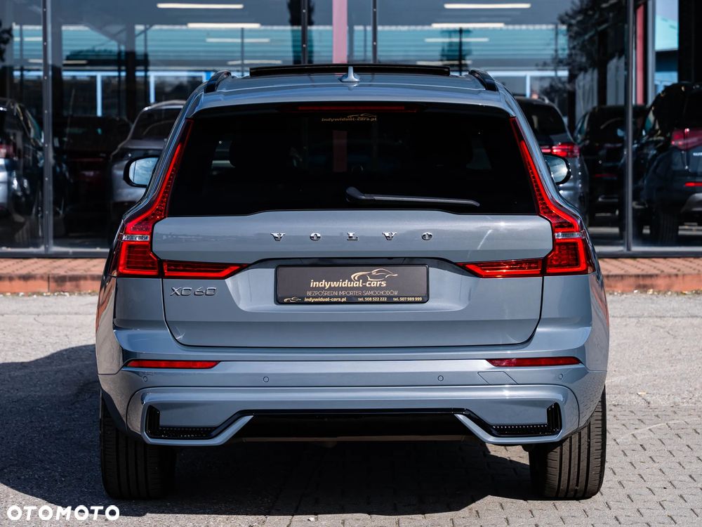 Volvo XC 60 B4 D Plus Dark - 19