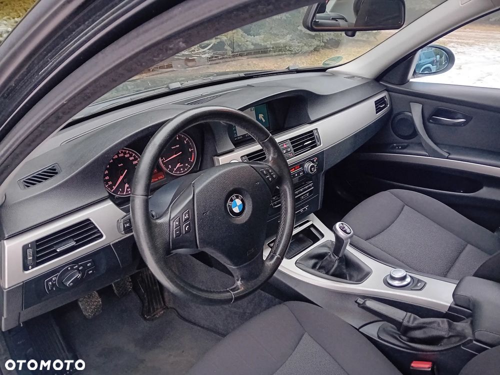 BMW Seria 3 318i Edition Exclusive - 7