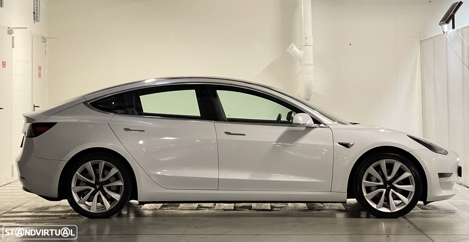 Tesla Model 3 - 7