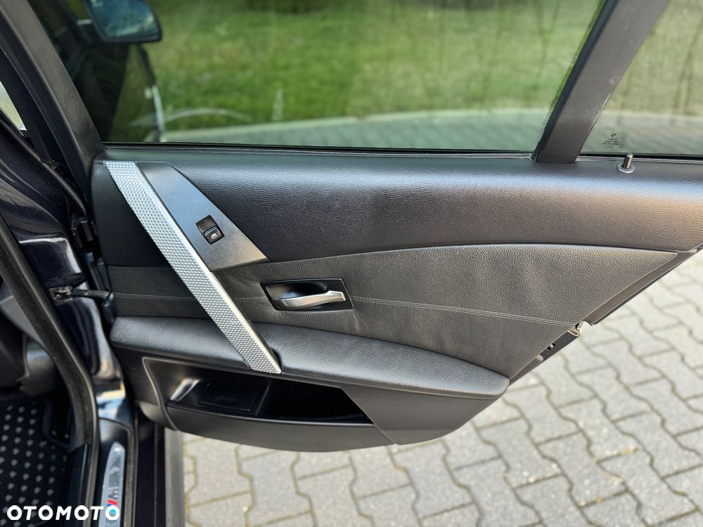 BMW Seria 5 530d Touring - 25