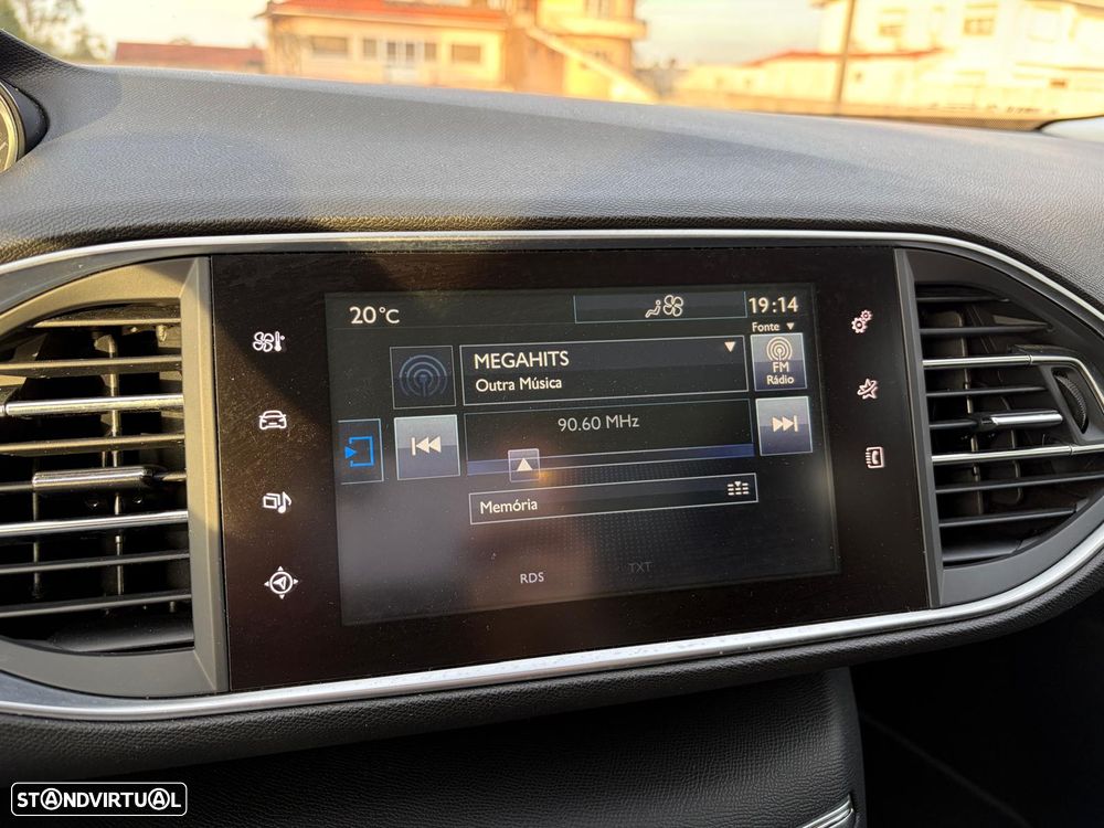 Peugeot 308 1.2 PureTech Allure J17 - 49