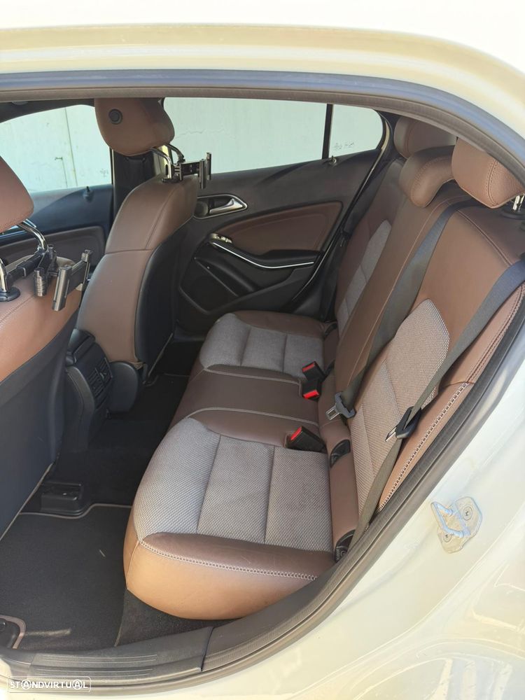 Mercedes-Benz GLA 180 (CDI) d 7G-DCT Style - 13