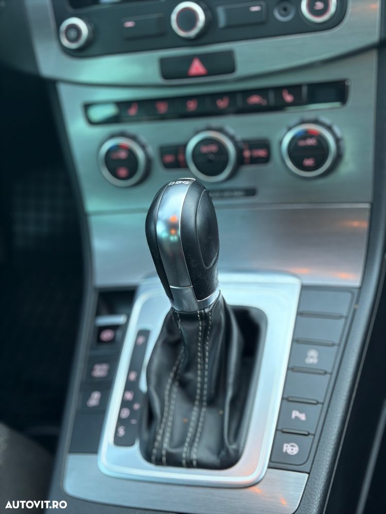 Volkswagen Passat Variant 2.0 Blue TDI DSG SCR Highline - 10