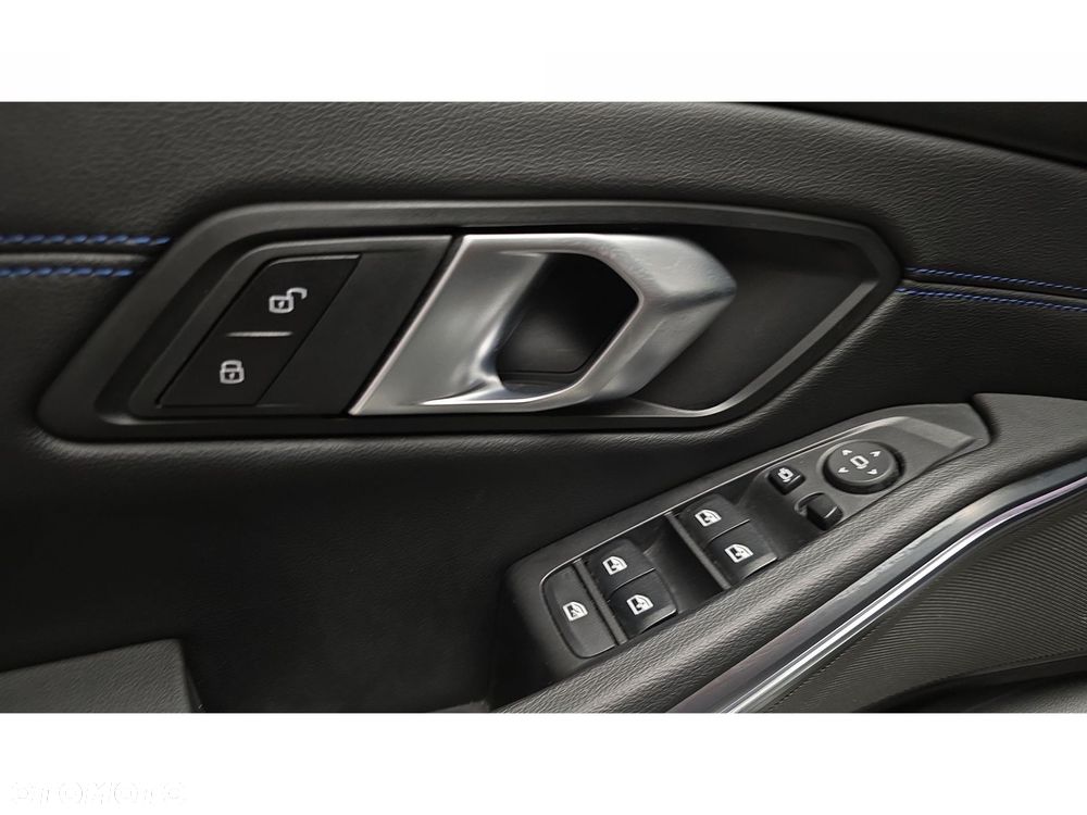 BMW Seria 3 - 31