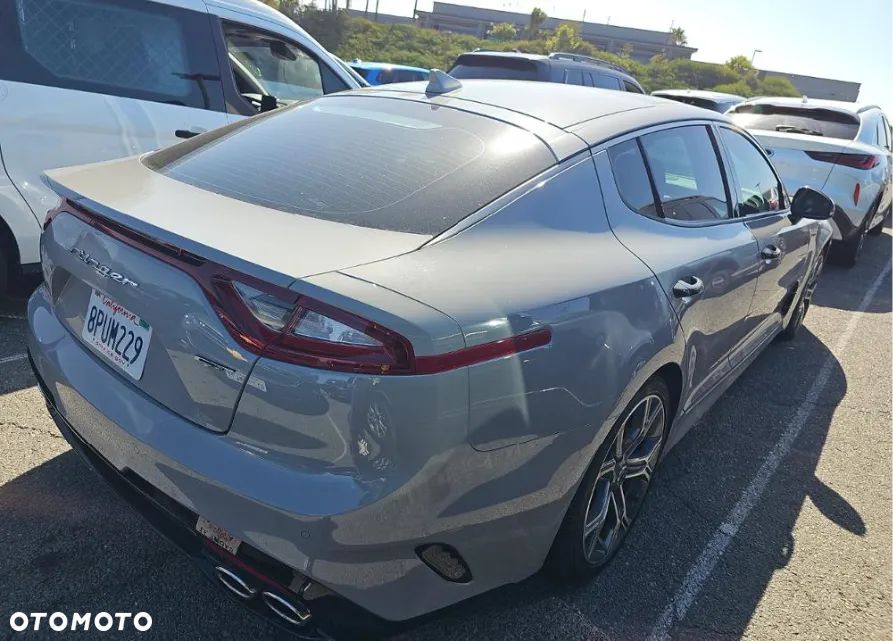 Kia Stinger - 4