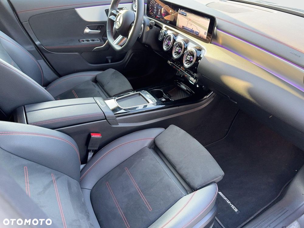 Mercedes-Benz CLA 200 AMG Line 7G-DCT - 23