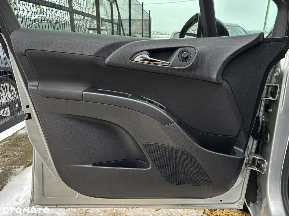 Opel Meriva 1.4 Color Edition - 11